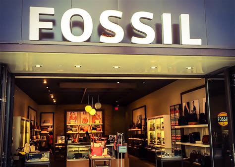 FOSSIL OUTLET STORE .